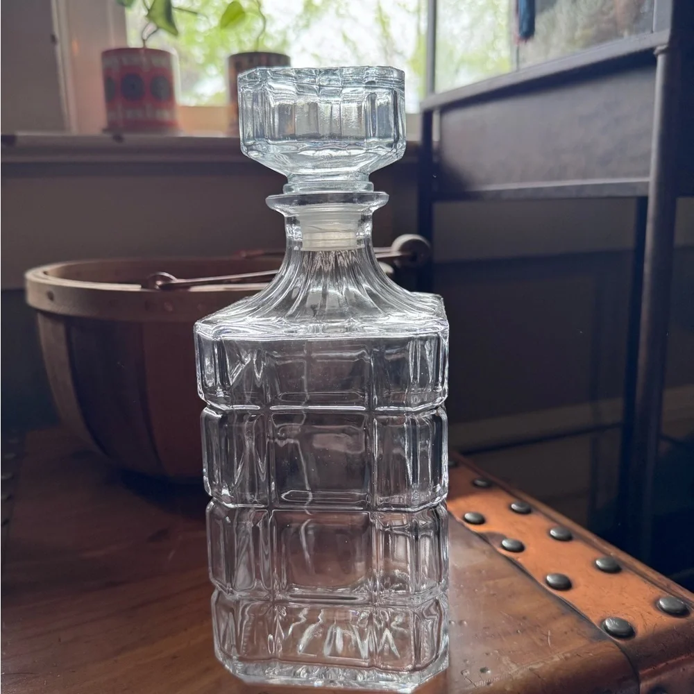 NWT Baltic by Goldinger set of 2 decanters. Crystal decanter set